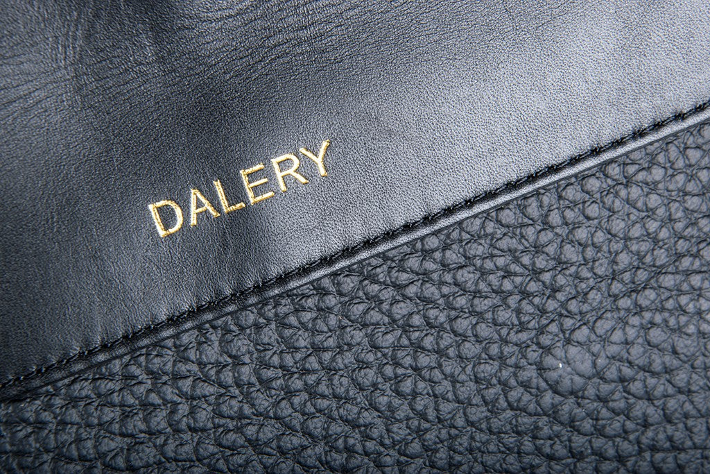 MADAME M Leather bag